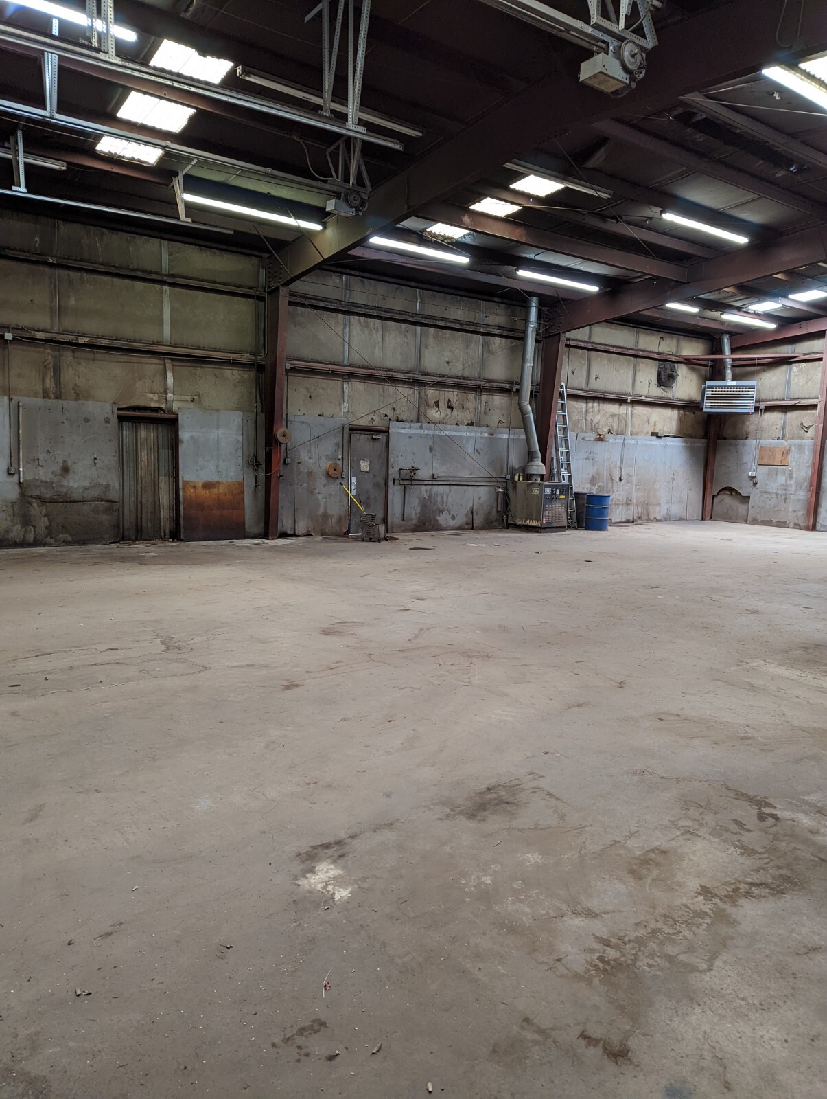 Warehouse - Yard/Commercial/Lease